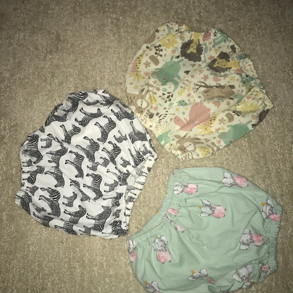 Set of 3 adorable bloomers